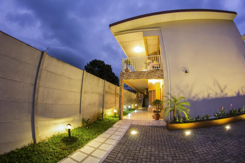 Apartamentos Valle Del Volcan La Fortuna Exterior photo